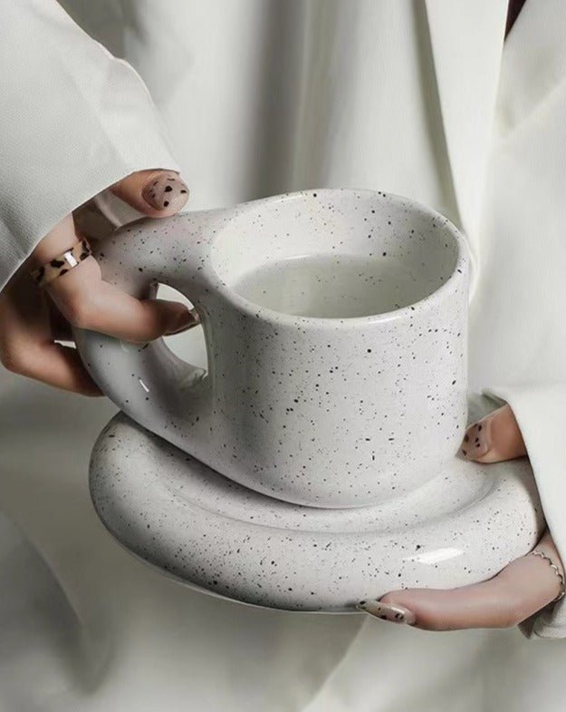 Handgefertigte Bauhaus Ceramic Chubby Mugs – Ein Hauch von zeitloser Eleganz für deinen Alltag